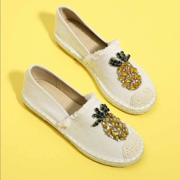 Shoes - 💚Pineapple rhinestone decorated espadrille flats